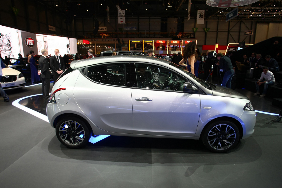 New Lancia Ypsilon: è cresciuta in lunghezza ed è 5 porte.